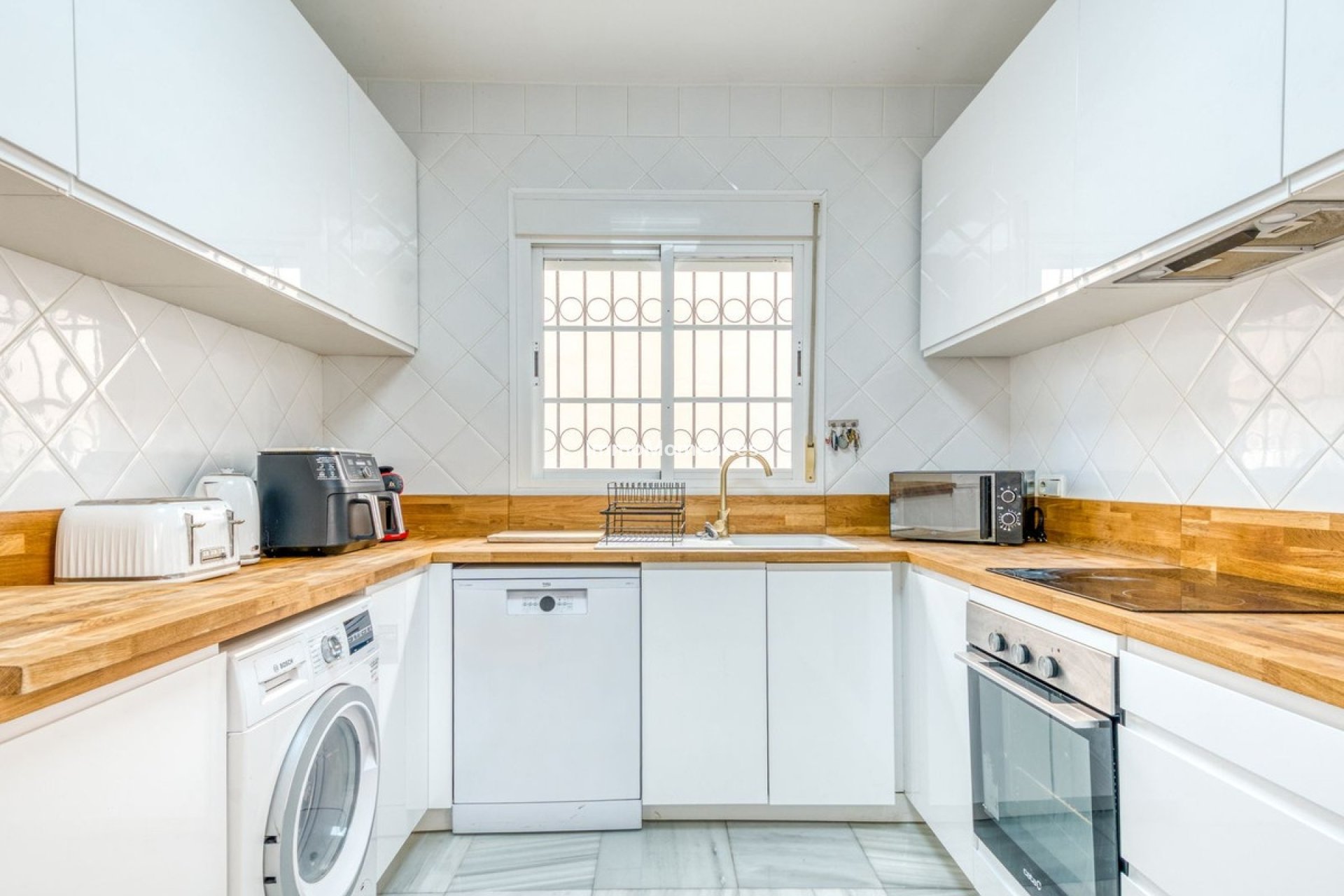 Resale - Villa - Estepona - New Golden Mile