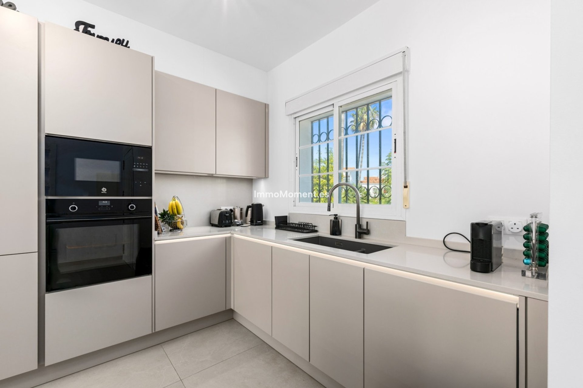 Resale - Villa - Estepona - New Golden Mile