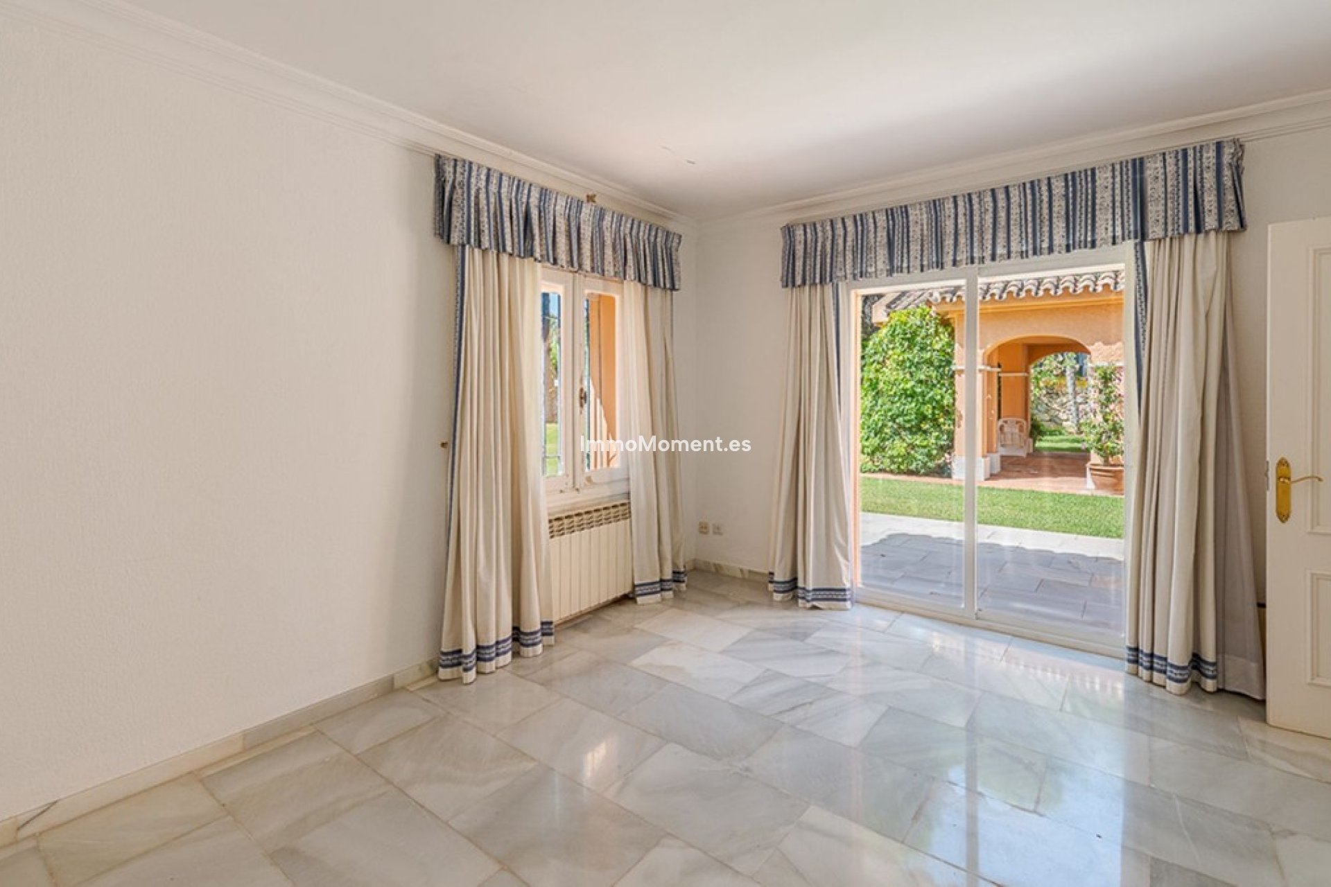 Resale - Villa - Estepona - New Golden Mile