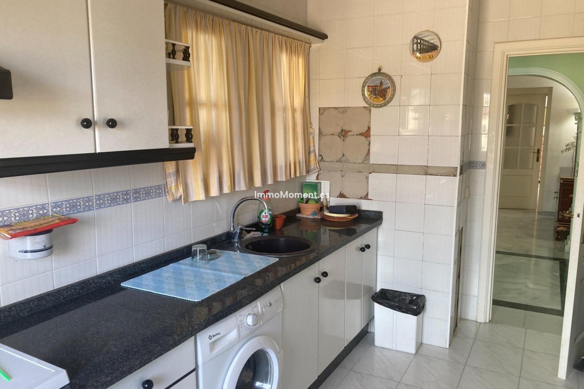 Resale - Villa - Estepona - Selwo