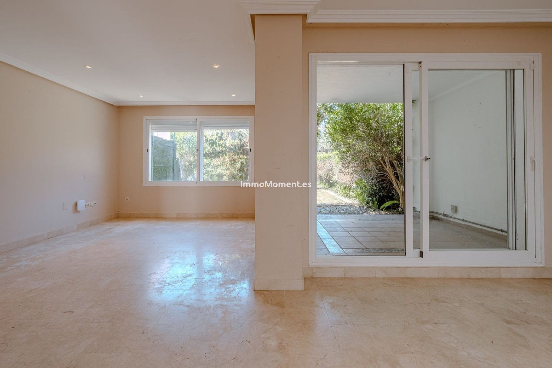 Resale - Villa - Estepona - Selwo