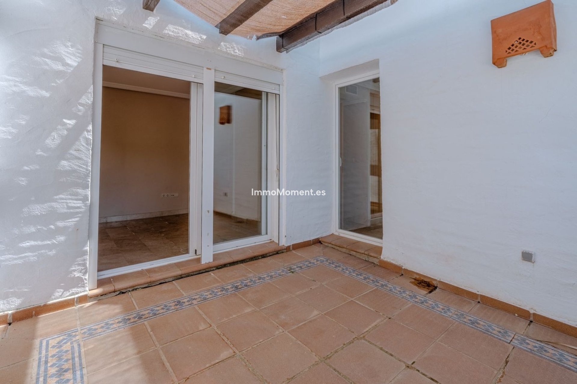 Resale - Villa - Estepona - Selwo