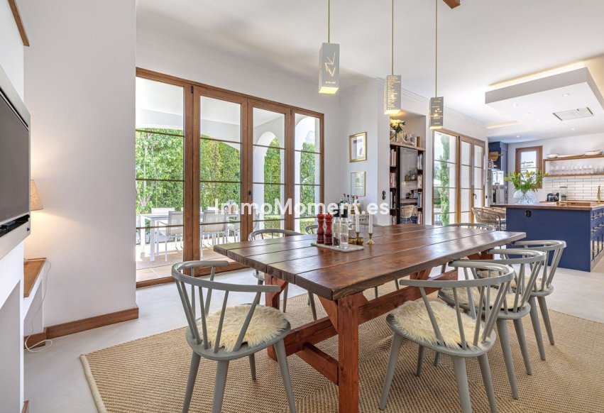 Resale - Villa - Estepona - Selwo