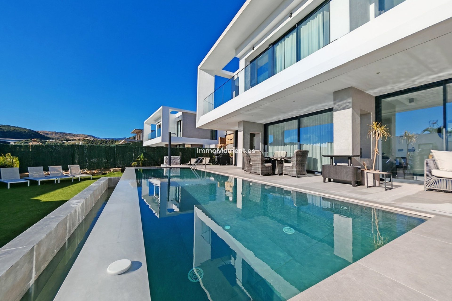 Resale - Villa - Estepona - Valle Romano