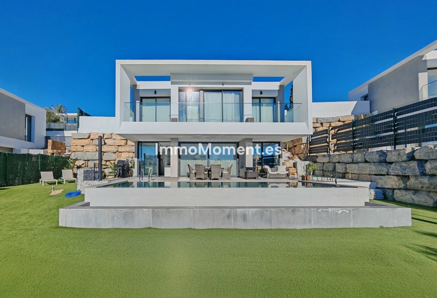 Resale - Villa - Estepona - Valle Romano