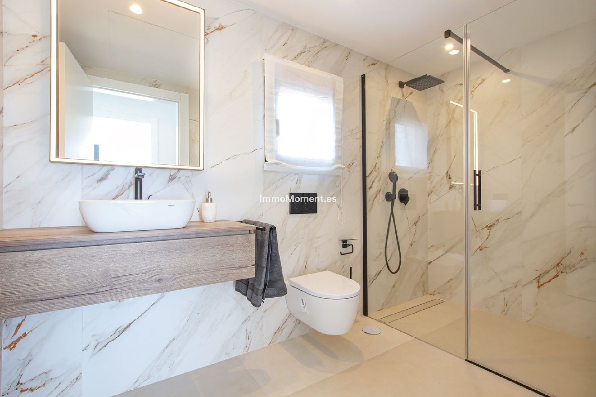 Resale - Villa - Estepona - Valle Romano