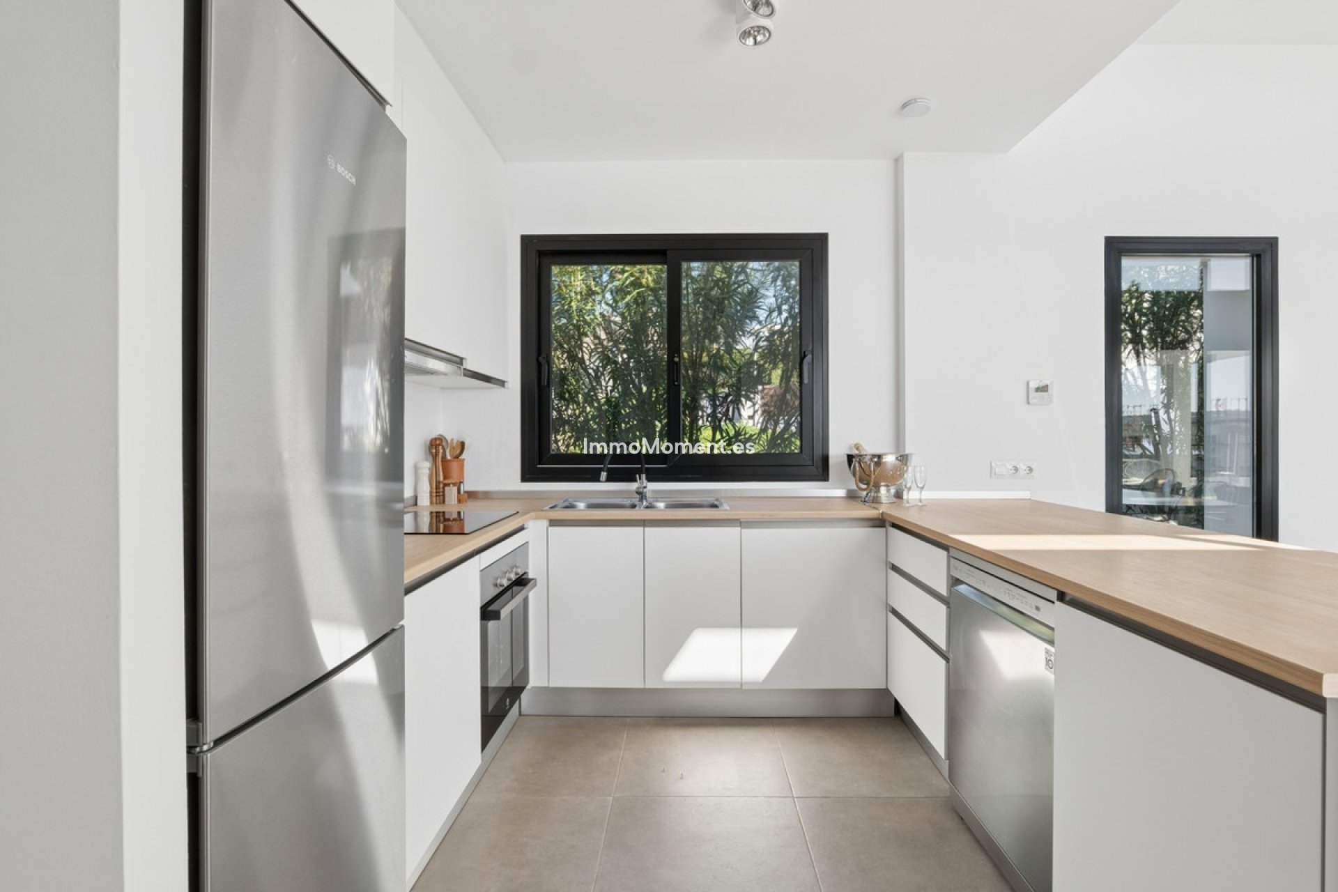 Resale - Villa - Estepona - Valle Romano