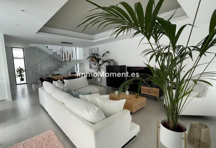 Resale - Villa - Finestrat