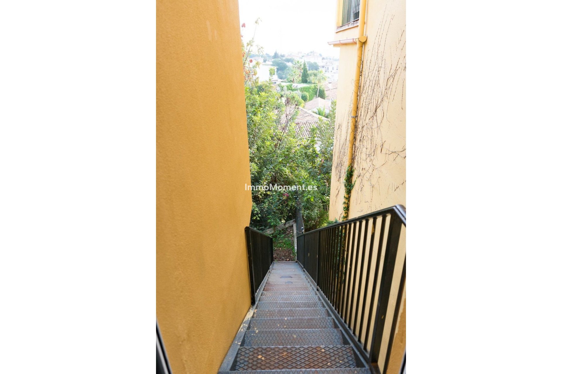 Resale - Villa - Fuengirola - Fuengirola Centro