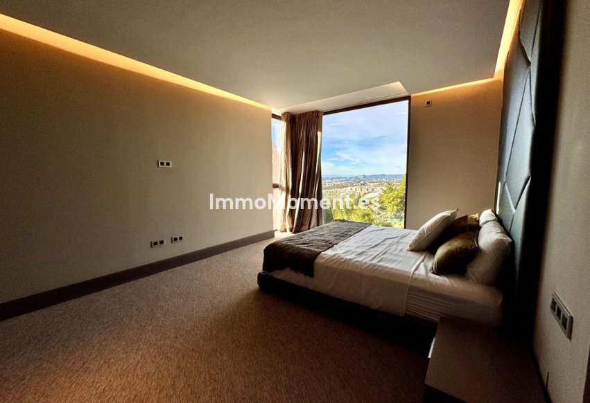 Resale - Villa - Fuengirola - Higueron