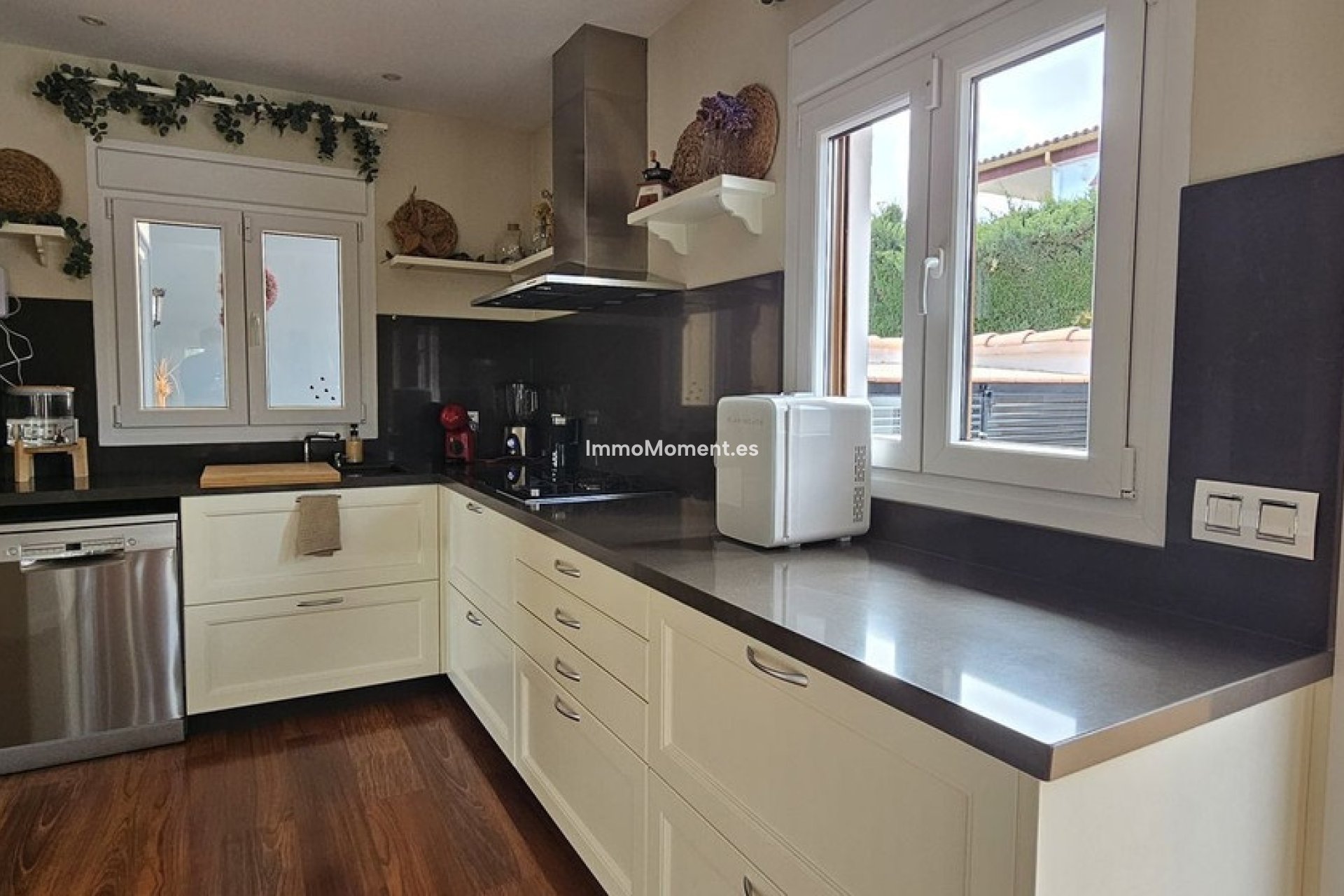 Resale - Villa - Inland  - Alhaurín de la Torre