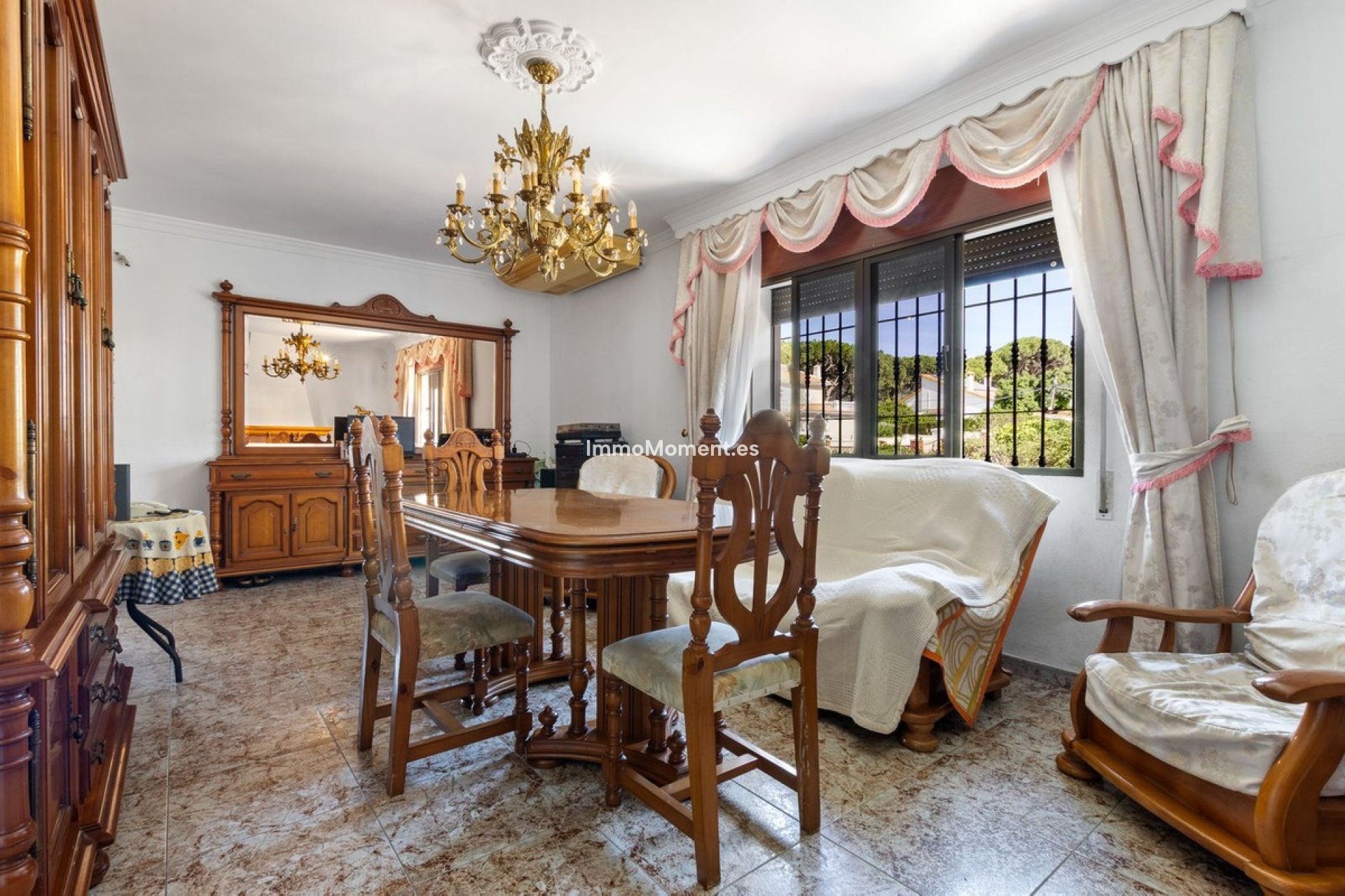 Resale - Villa - Inland  - Alhaurín de la Torre