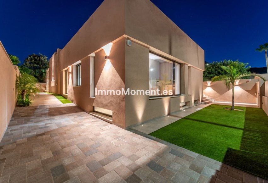 Resale - Villa - Inland  - Alhaurín de la Torre