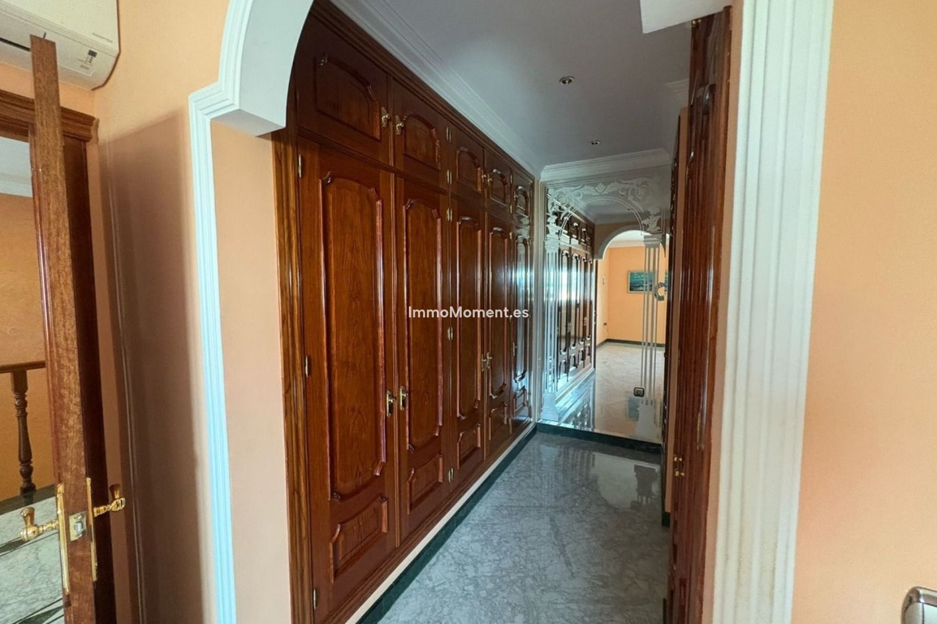 Resale - Villa - Inland  - Alhaurín de la Torre