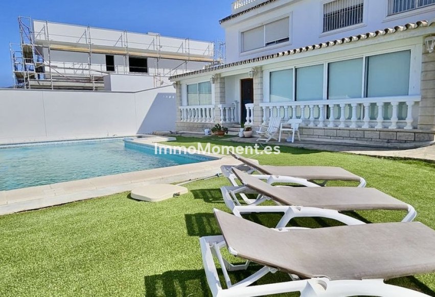 Resale - Villa - Inland  - Alhaurín de la Torre