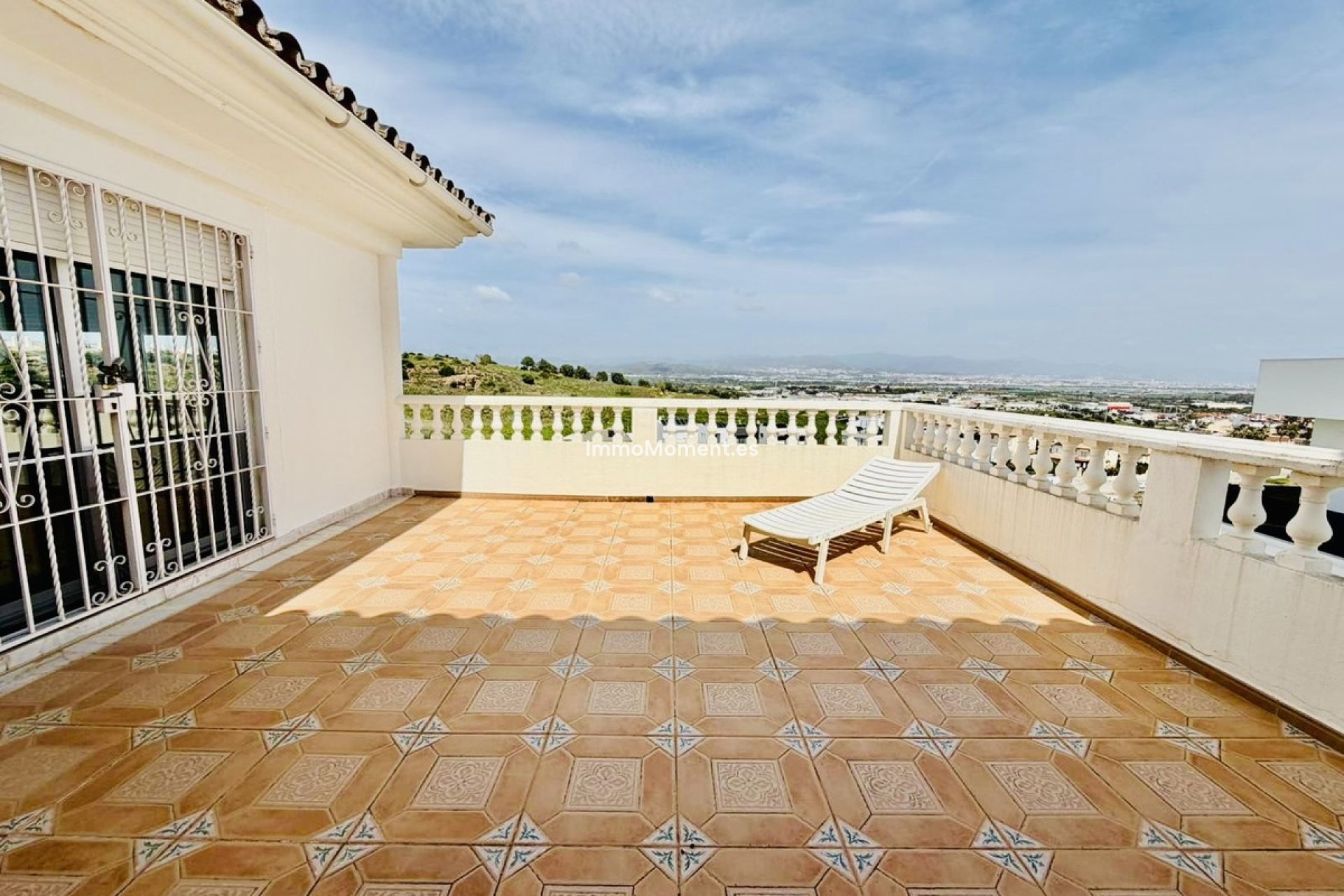 Resale - Villa - Inland  - Alhaurín de la Torre