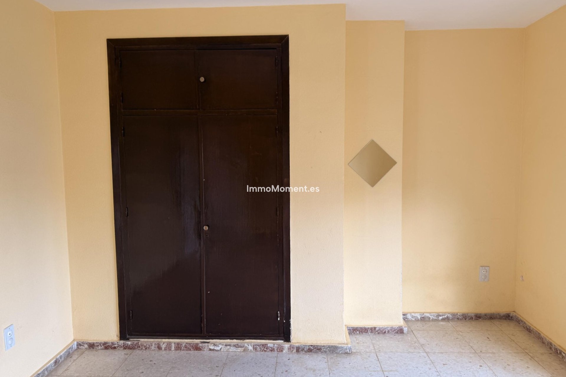 Resale - Villa - Inland  - Alhaurín de la Torre