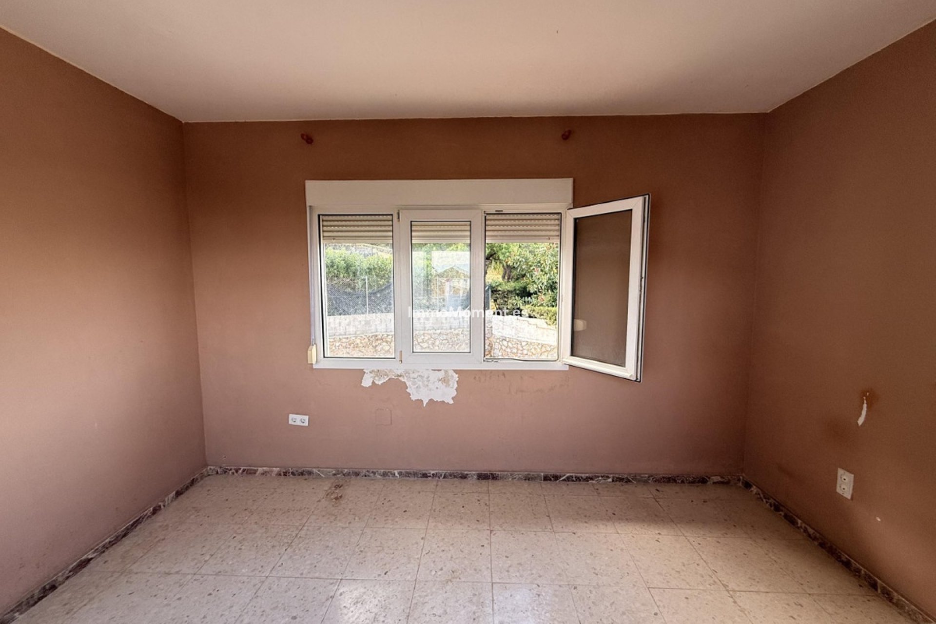 Resale - Villa - Inland  - Alhaurín de la Torre