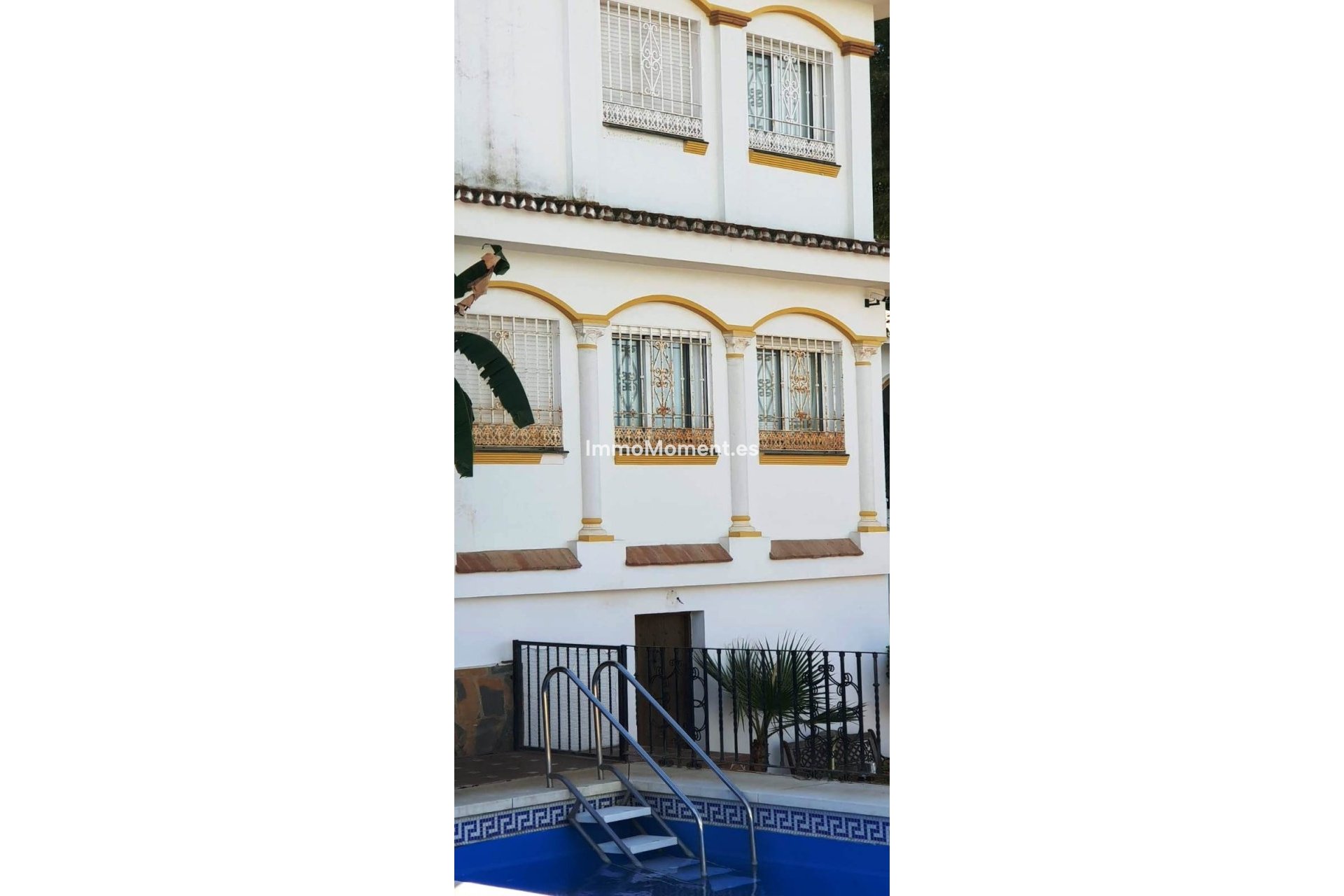 Resale - Villa - Inland  - Alhaurín de la Torre