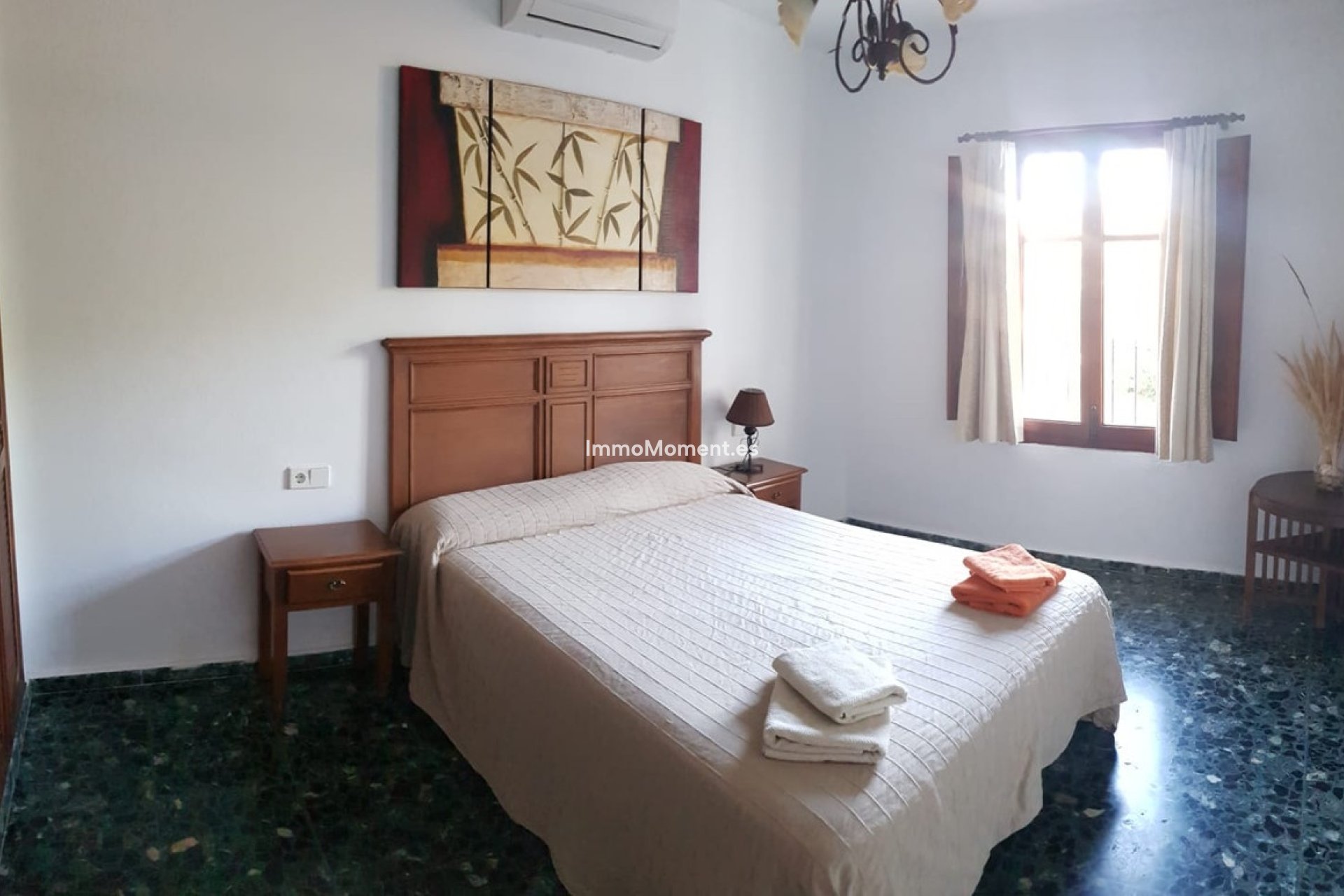 Resale - Villa - Inland  - Alhaurín de la Torre