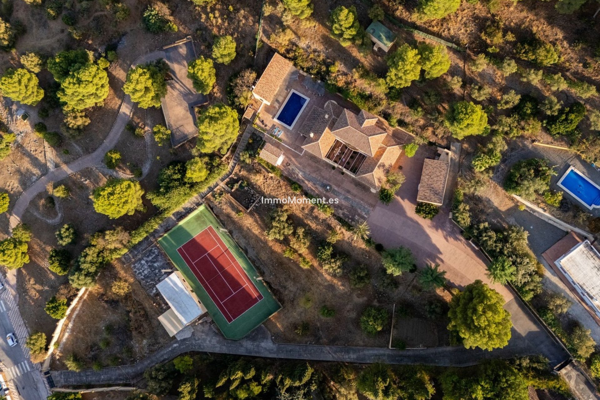 Resale - Villa - Inland  - Alhaurín de la Torre