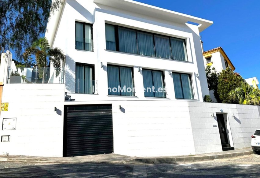 Resale - Villa - Inland  - Alhaurín de la Torre