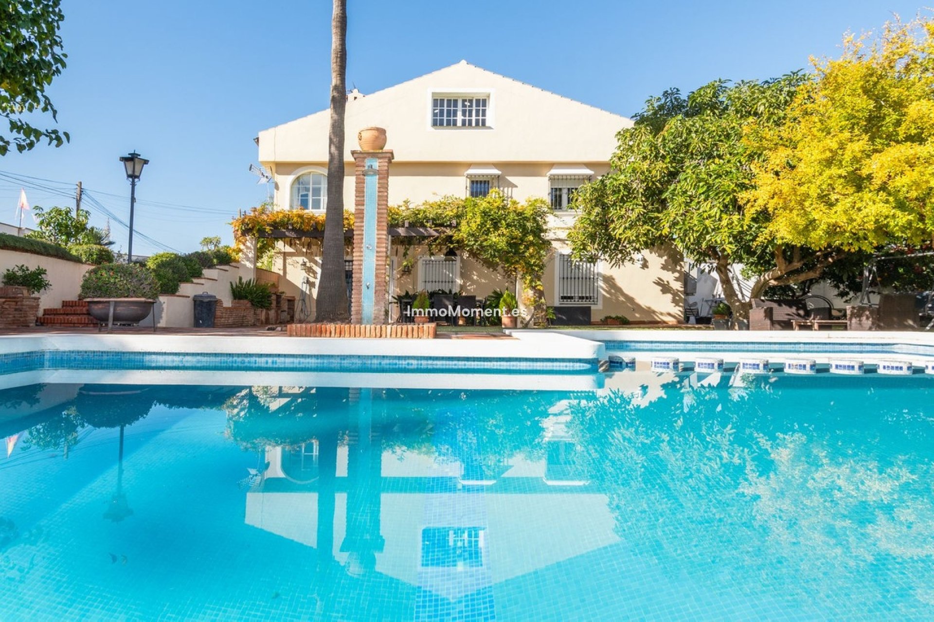 Resale - Villa - Inland  - Alhaurín de la Torre