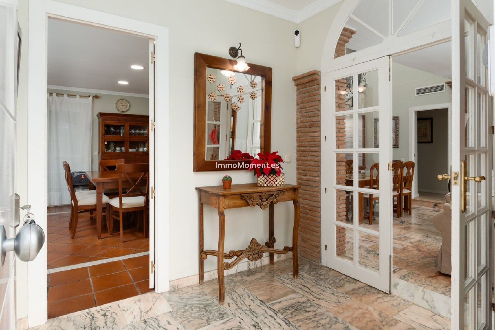 Resale - Villa - Inland  - Alhaurín de la Torre