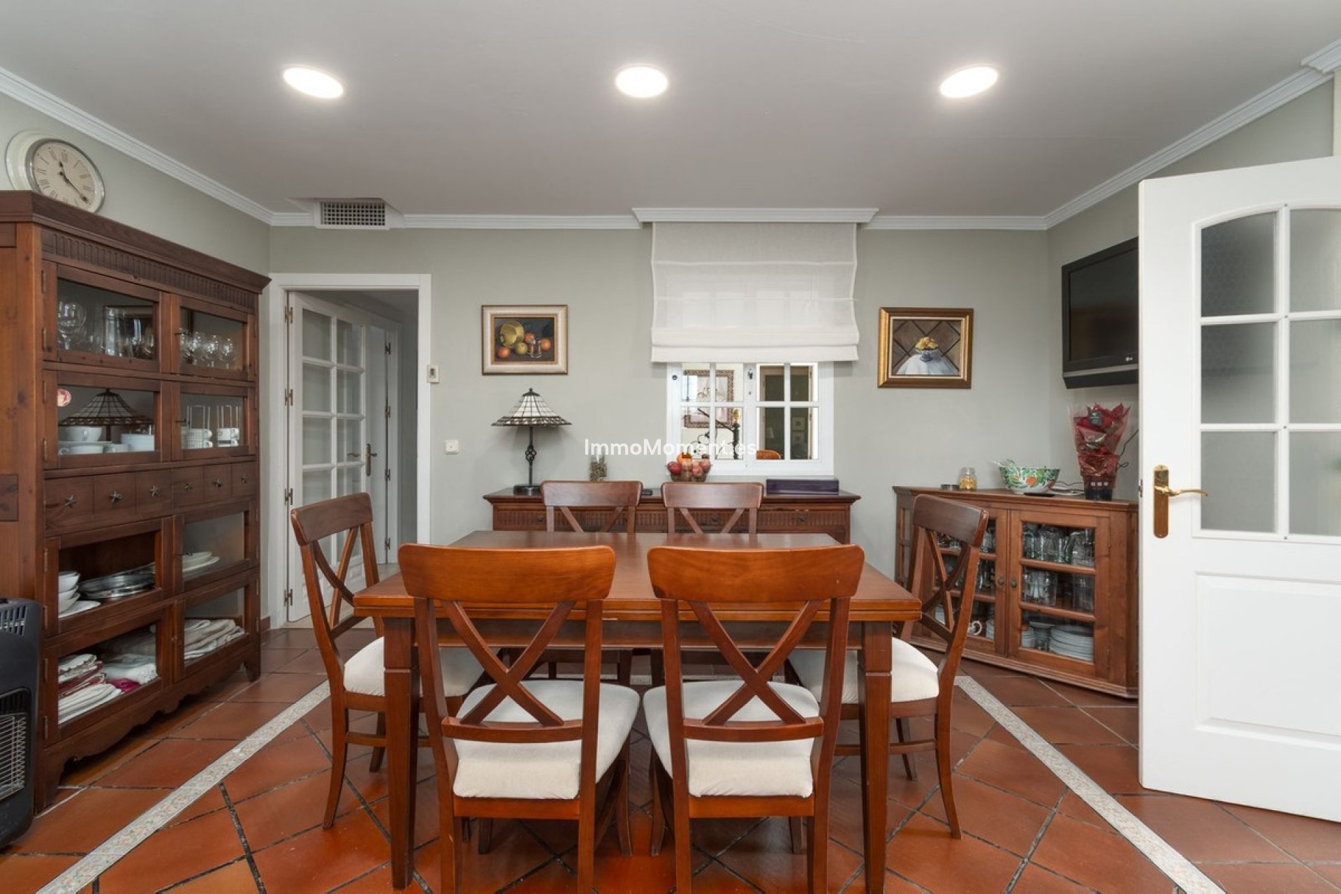 Resale - Villa - Inland  - Alhaurín de la Torre