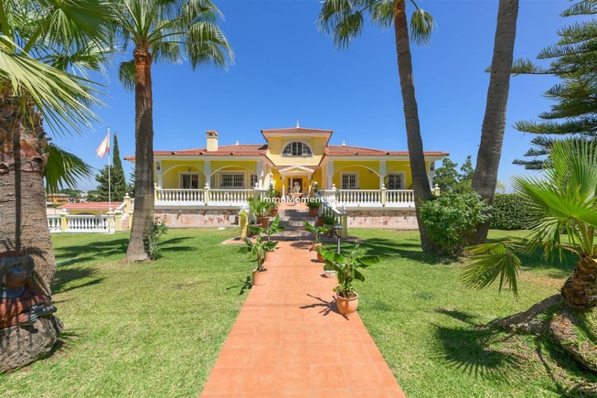 Resale - Villa - Inland  - Alhaurín de la Torre