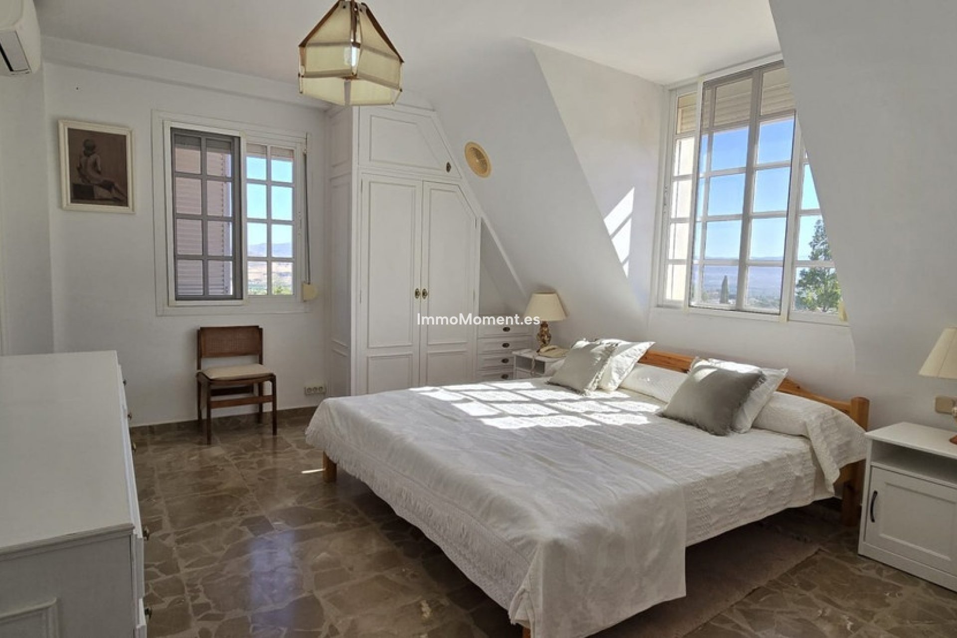 Resale - Villa - Inland  - Alhaurín de la Torre