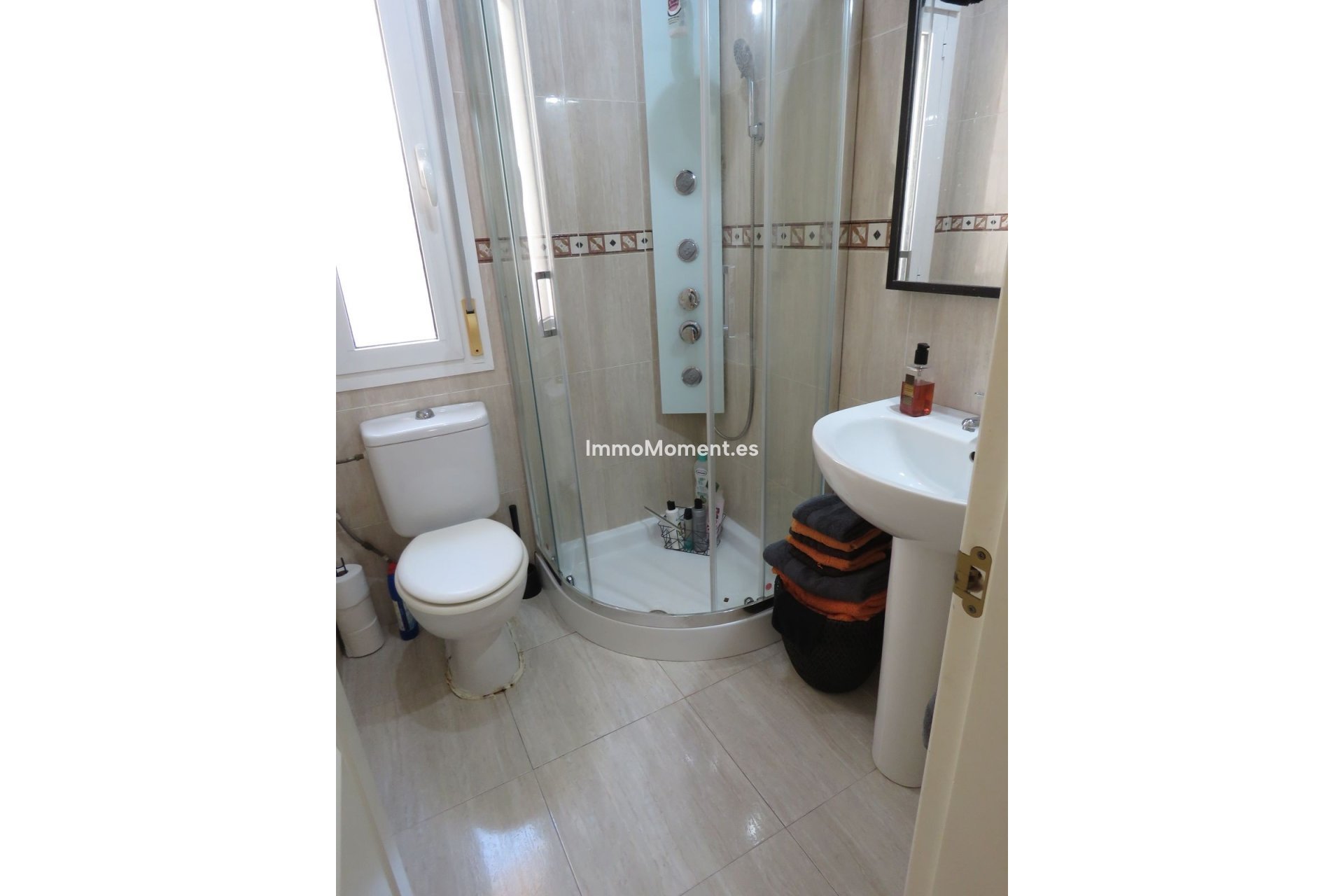 Resale - Villa - Inland  - Alhaurín el Grande Centro