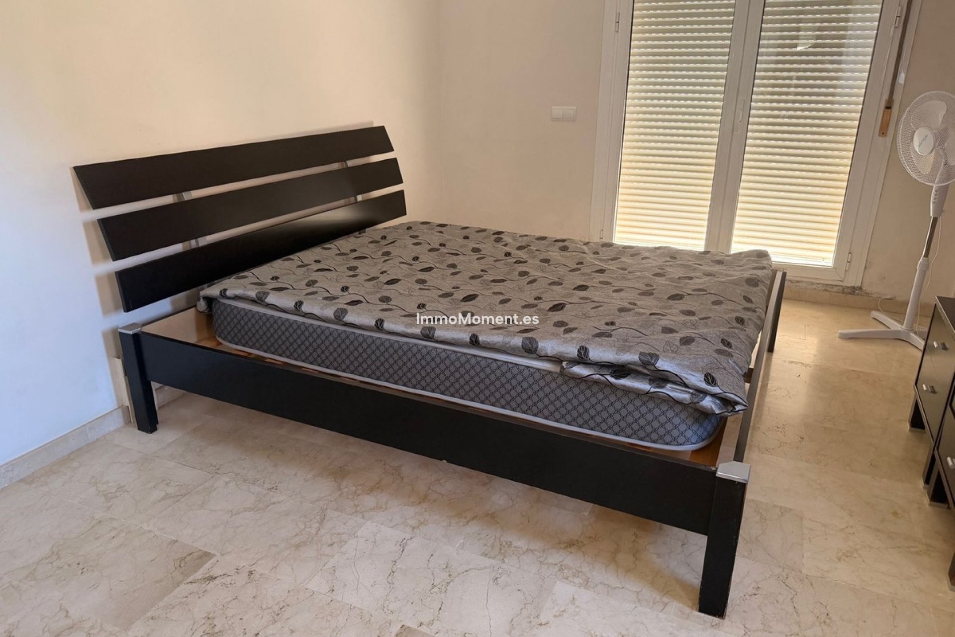 Resale - Villa - Inland  - Alhaurín el Grande Centro