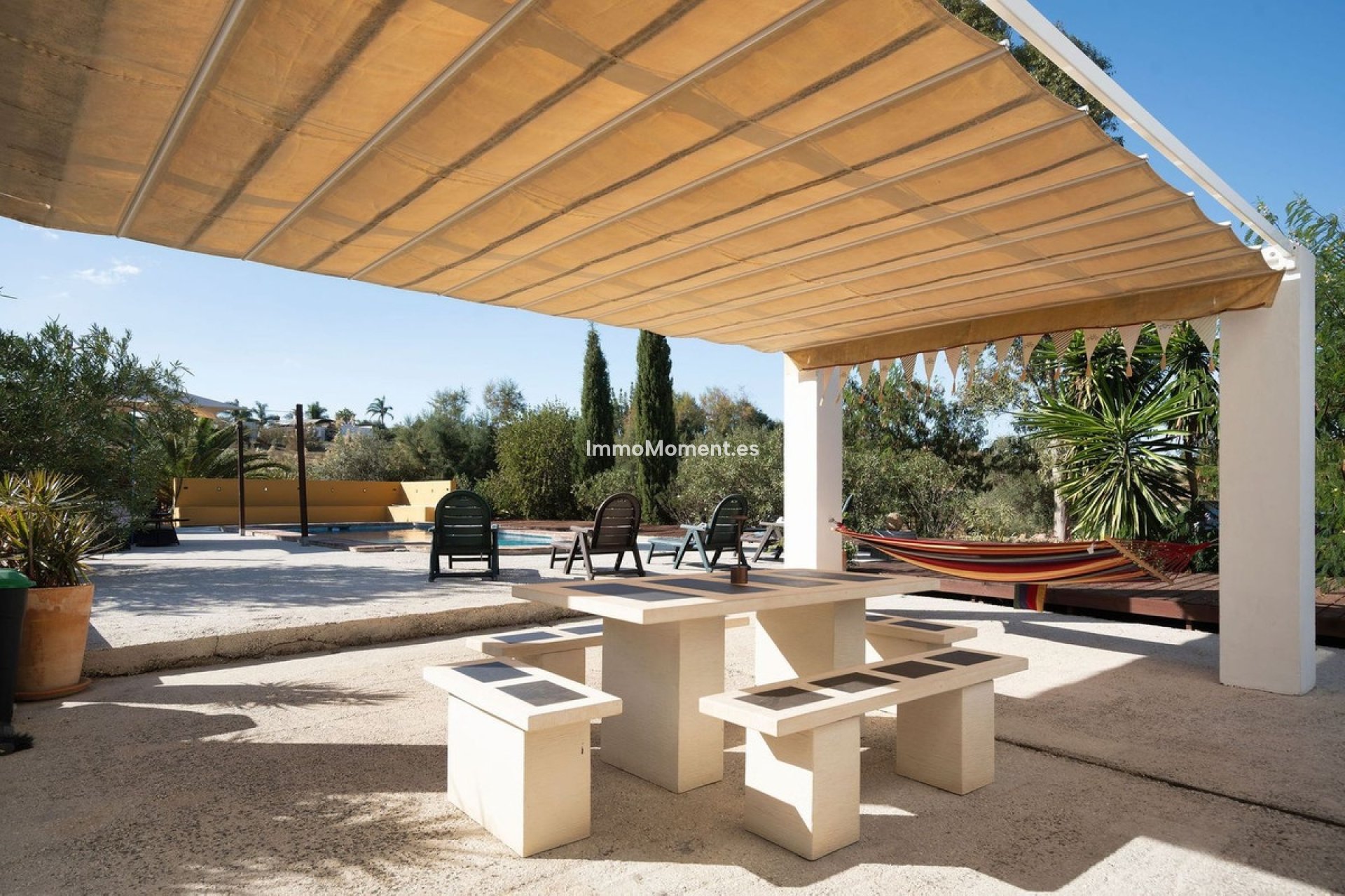 Resale - Villa - Inland  - Alhaurín el Grande Centro