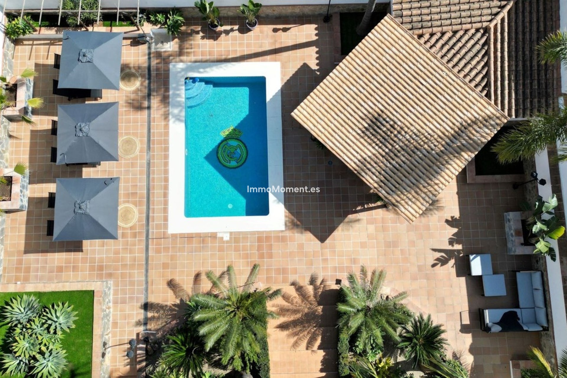 Resale - Villa - Inland  - Alhaurín el Grande Centro