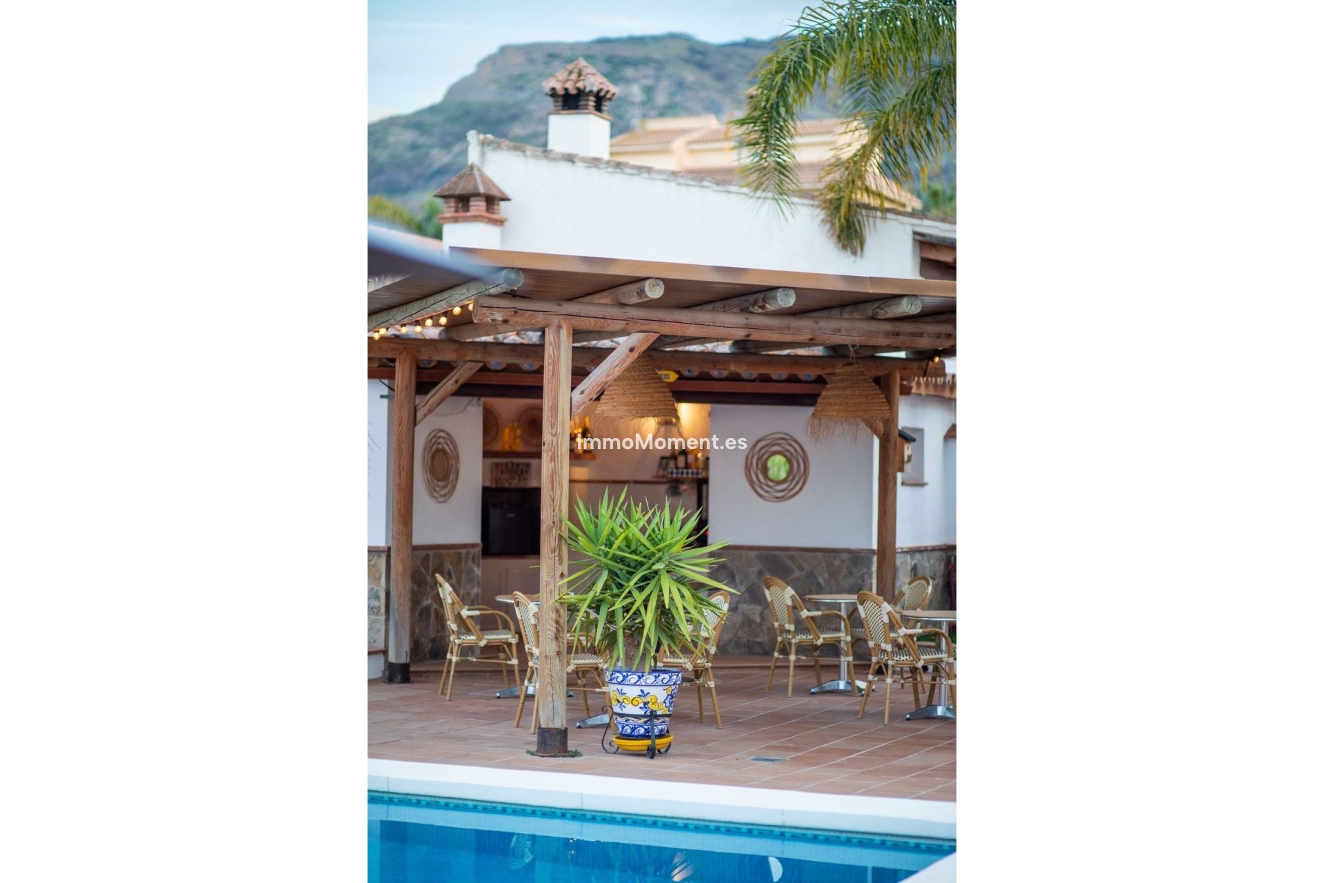 Resale - Villa - Inland  - Alhaurín el Grande Centro