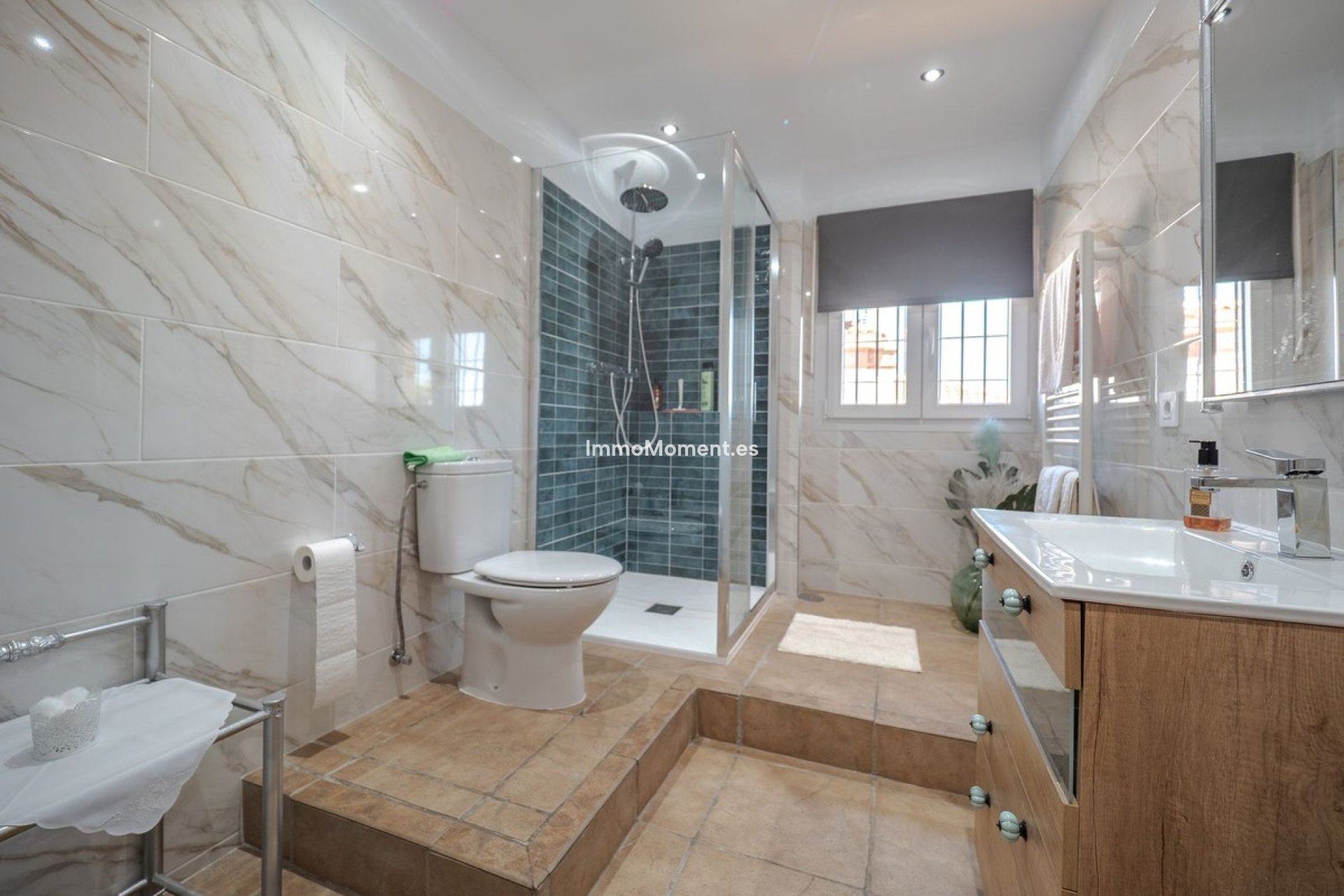 Resale - Villa - Inland  - Alhaurín el Grande Centro