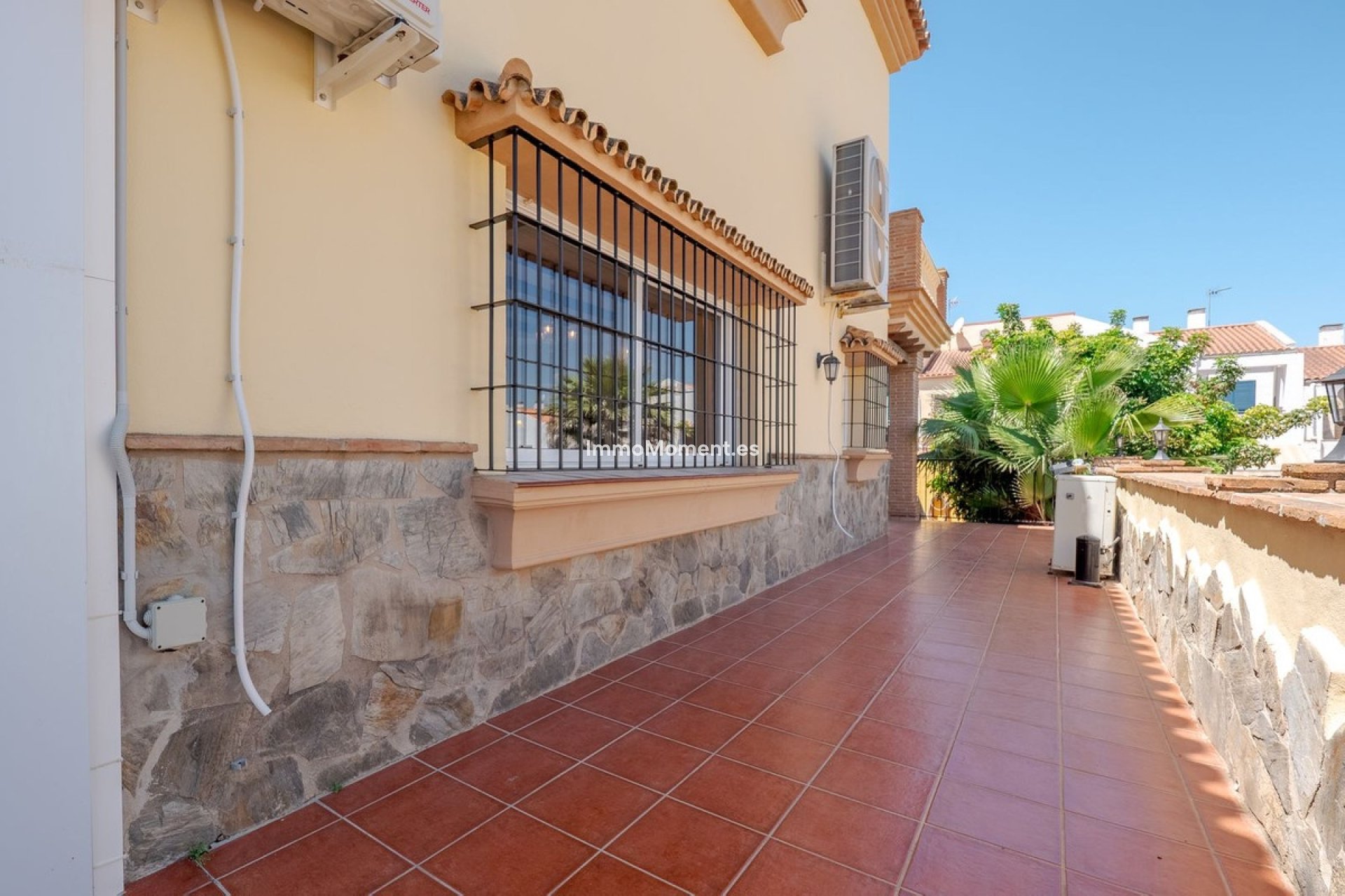 Resale - Villa - Inland  - Alhaurín el Grande Centro