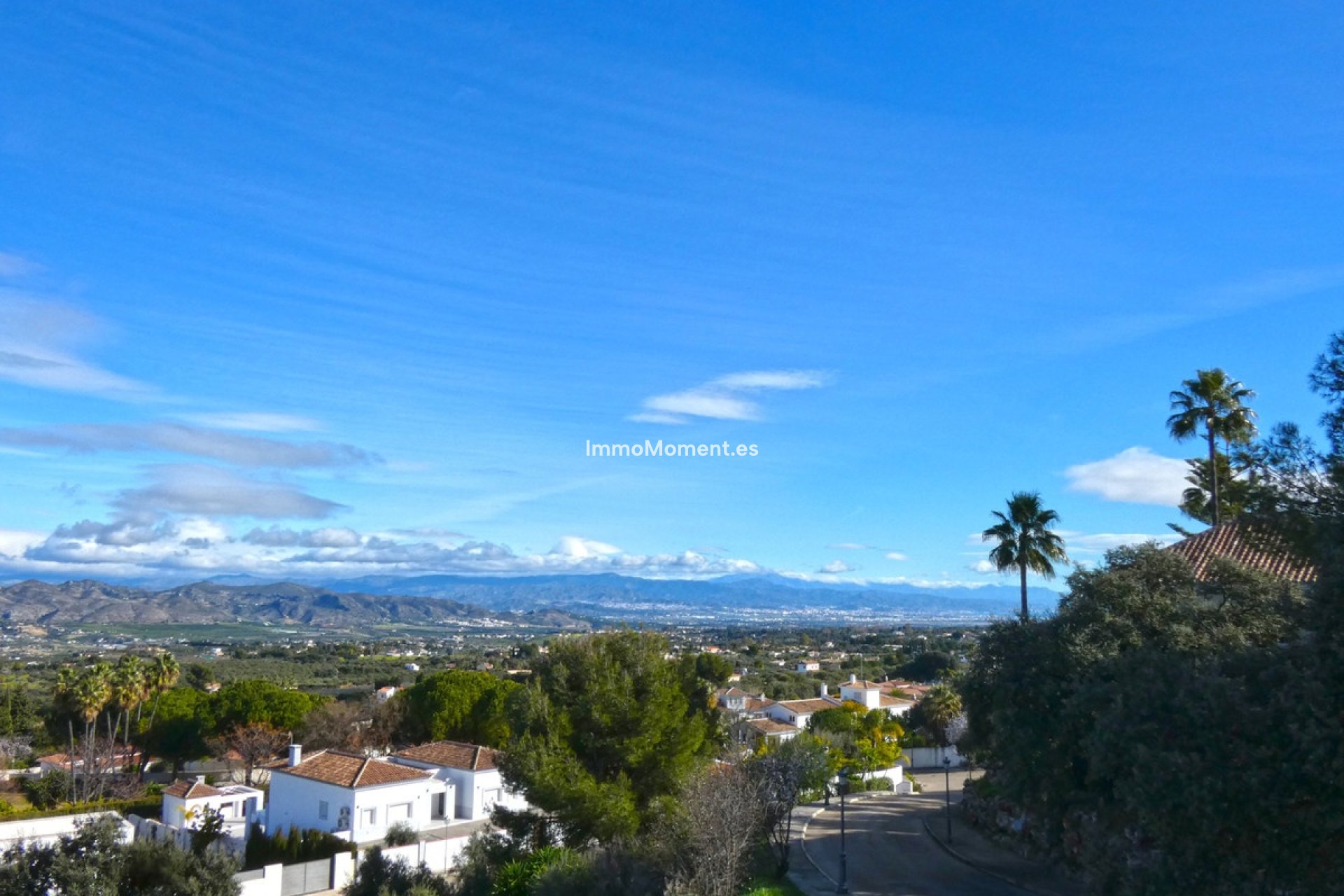 Resale - Villa - Inland  - Alhaurín el Grande Centro