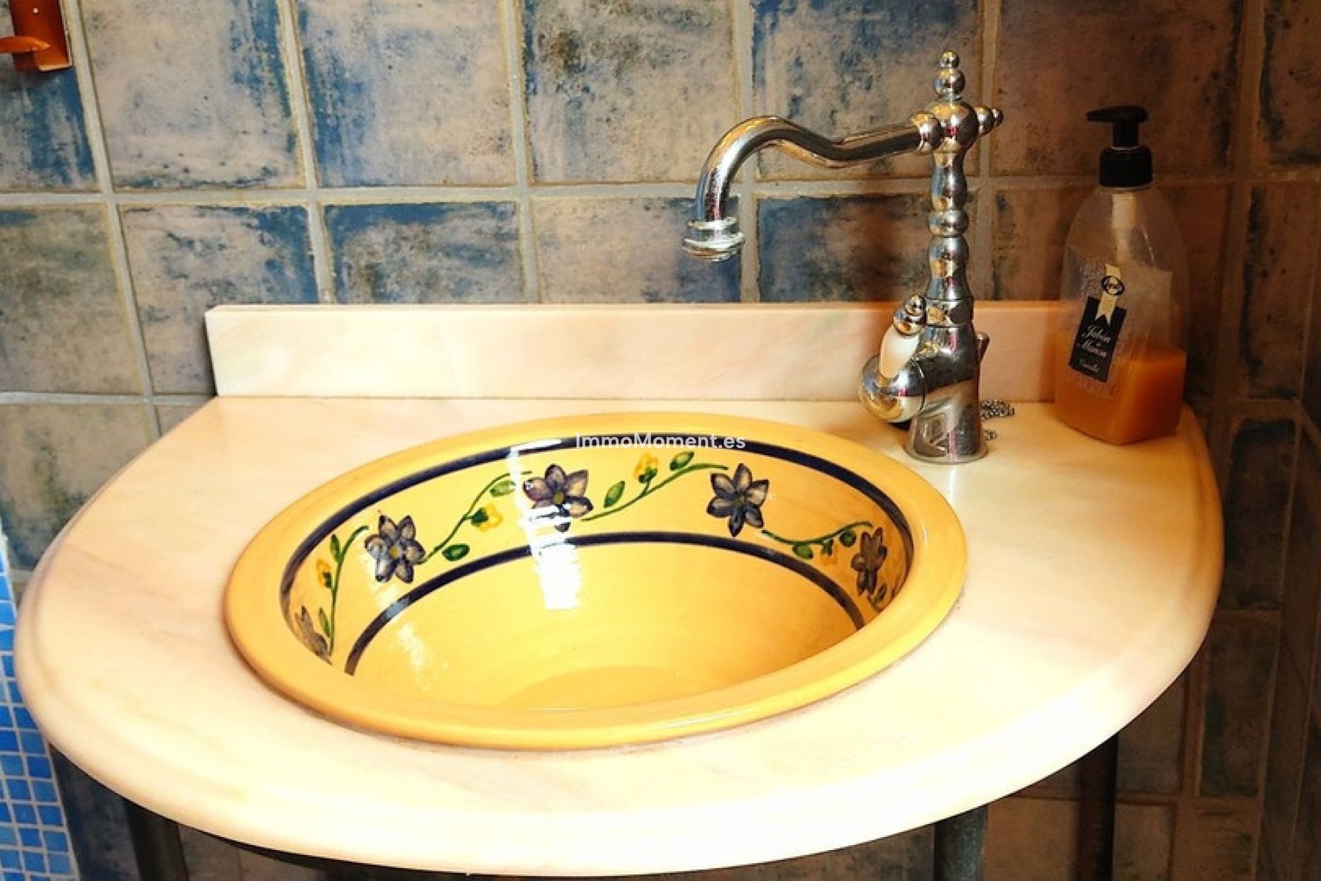 Resale - Villa - Inland  - Alhaurín el Grande Centro