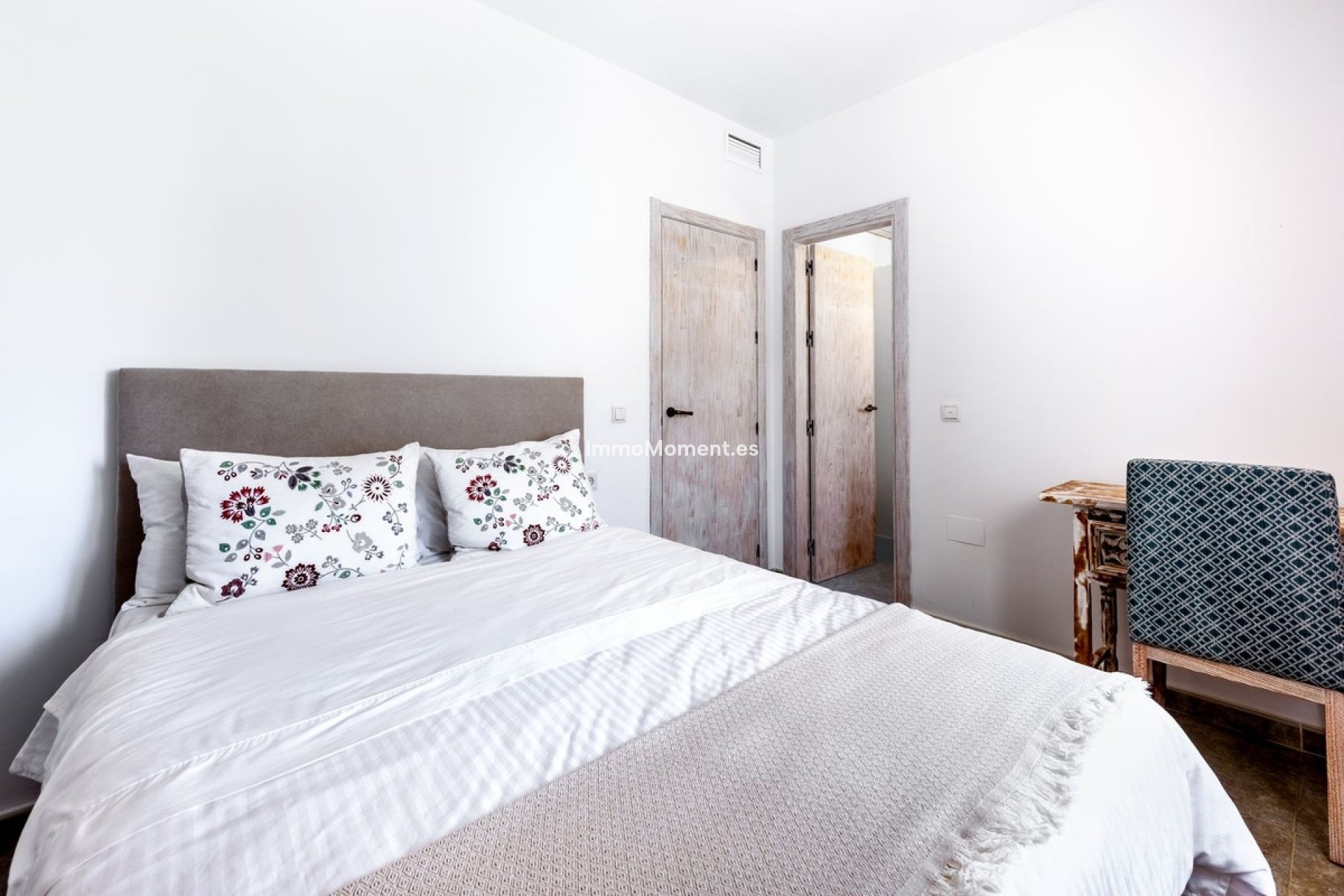 Resale - Villa - Inland  - Alhaurín el Grande Centro