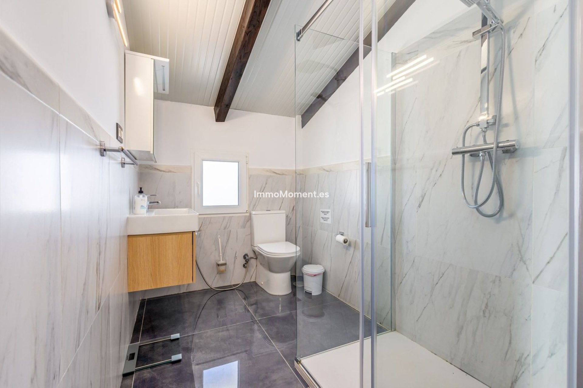 Resale - Villa - Inland  - Alhaurín el Grande Centro