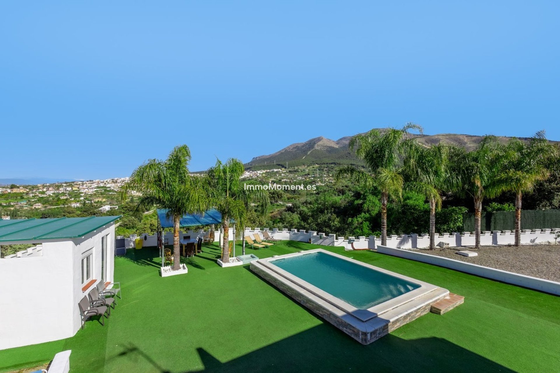 Resale - Villa - Inland  - Alhaurín el Grande Centro