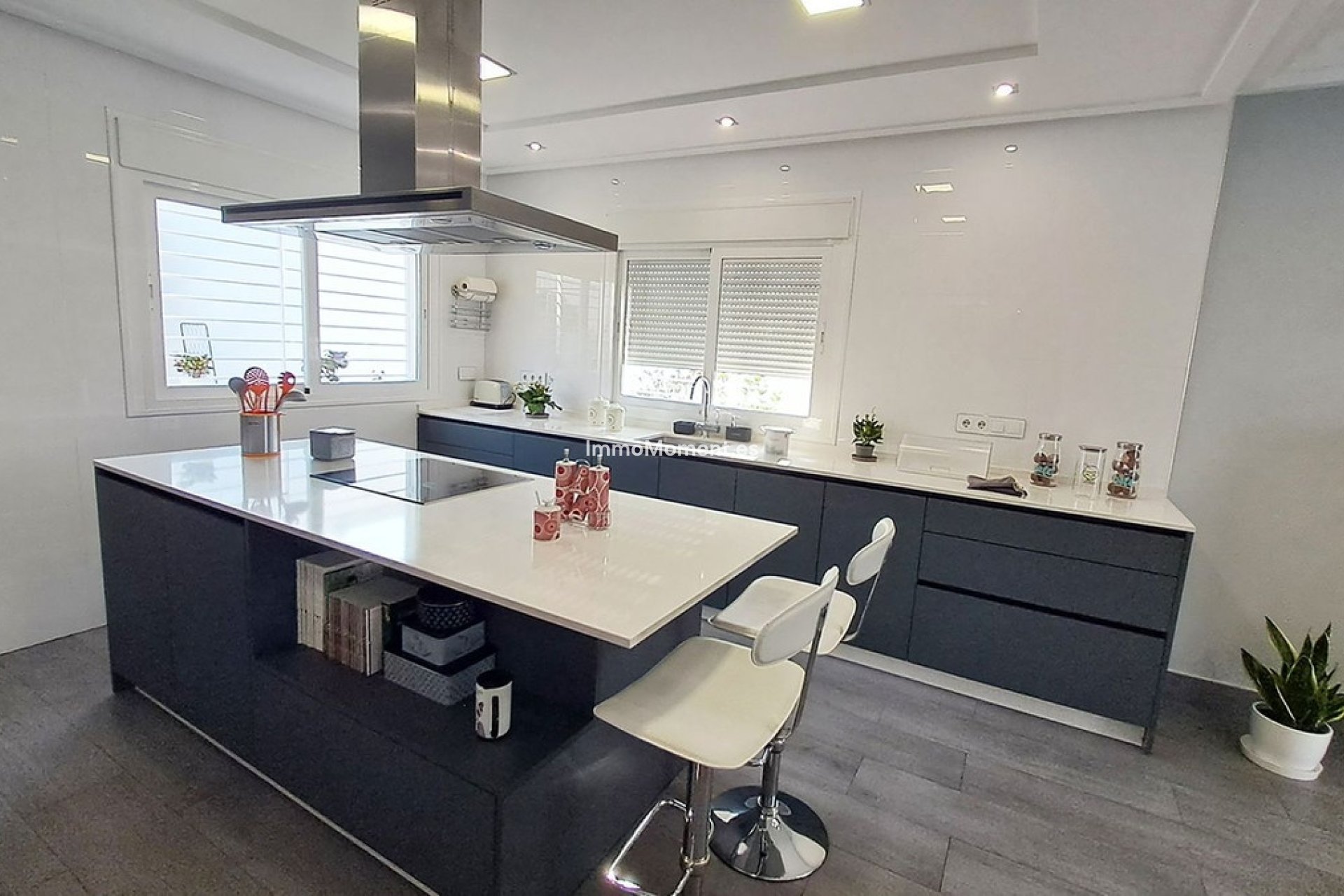 Resale - Villa - Inland  - Alhaurín el Grande Centro