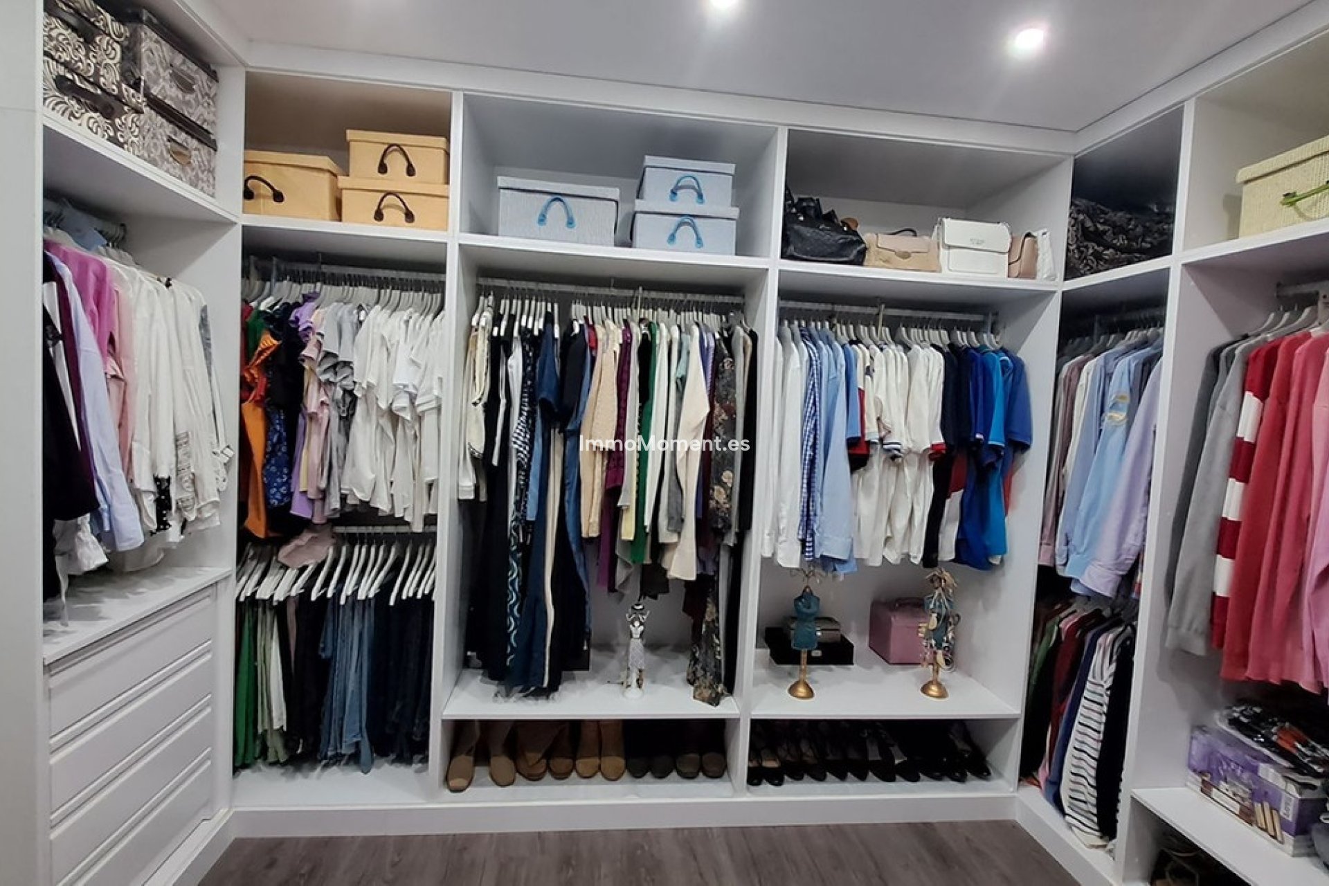 Resale - Villa - Inland  - Alhaurín el Grande Centro