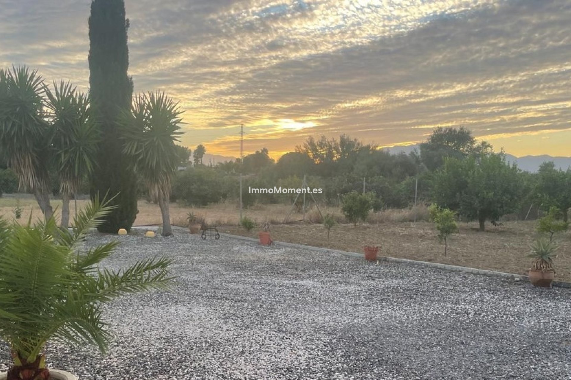 Resale - Villa - Inland  - Alhaurín el Grande Centro