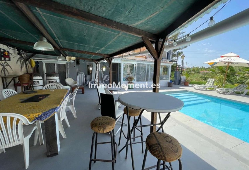 Resale - Villa - Inland  - Alhaurín el Grande Centro