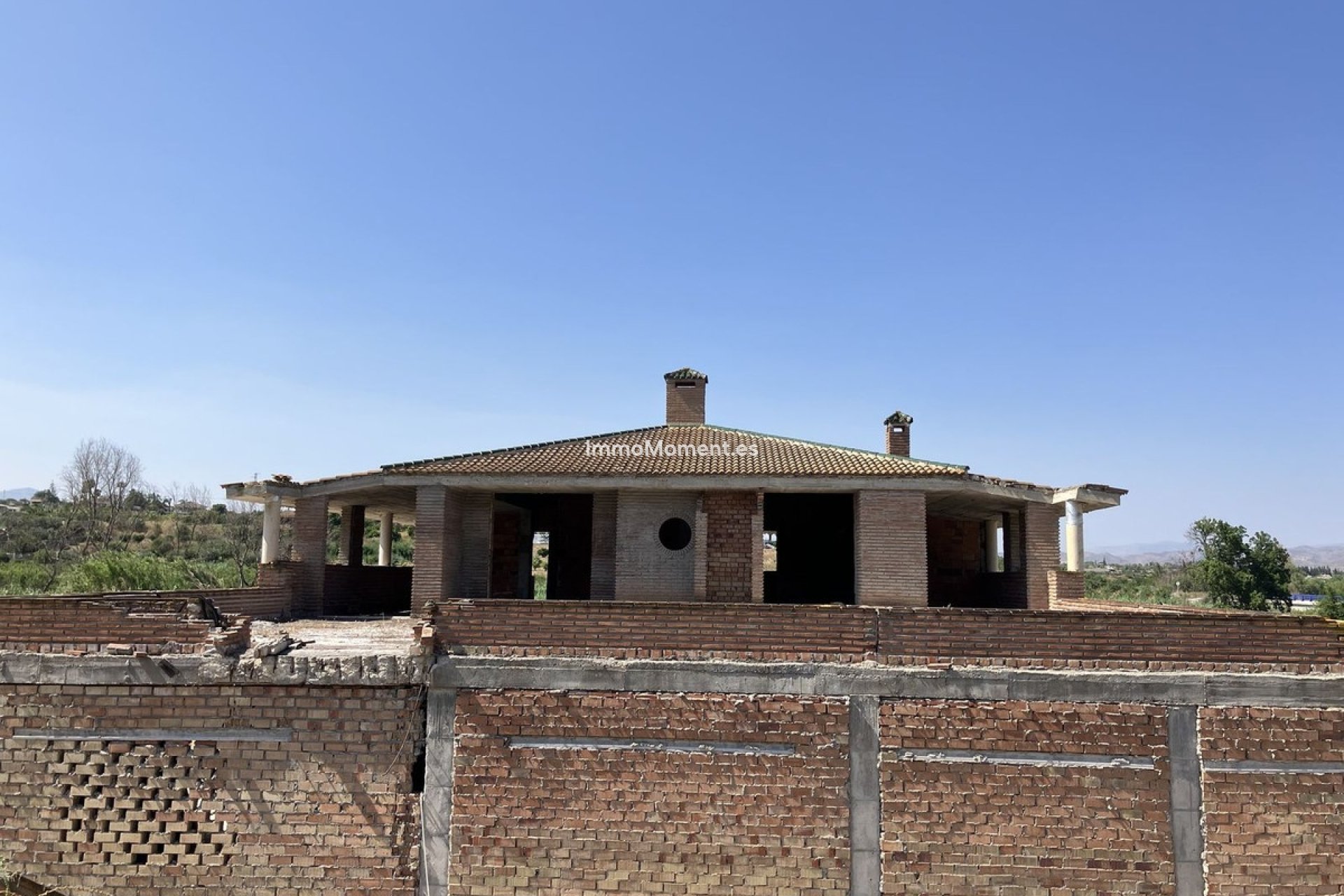 Resale - Villa - Inland  - Alhaurín el Grande Centro