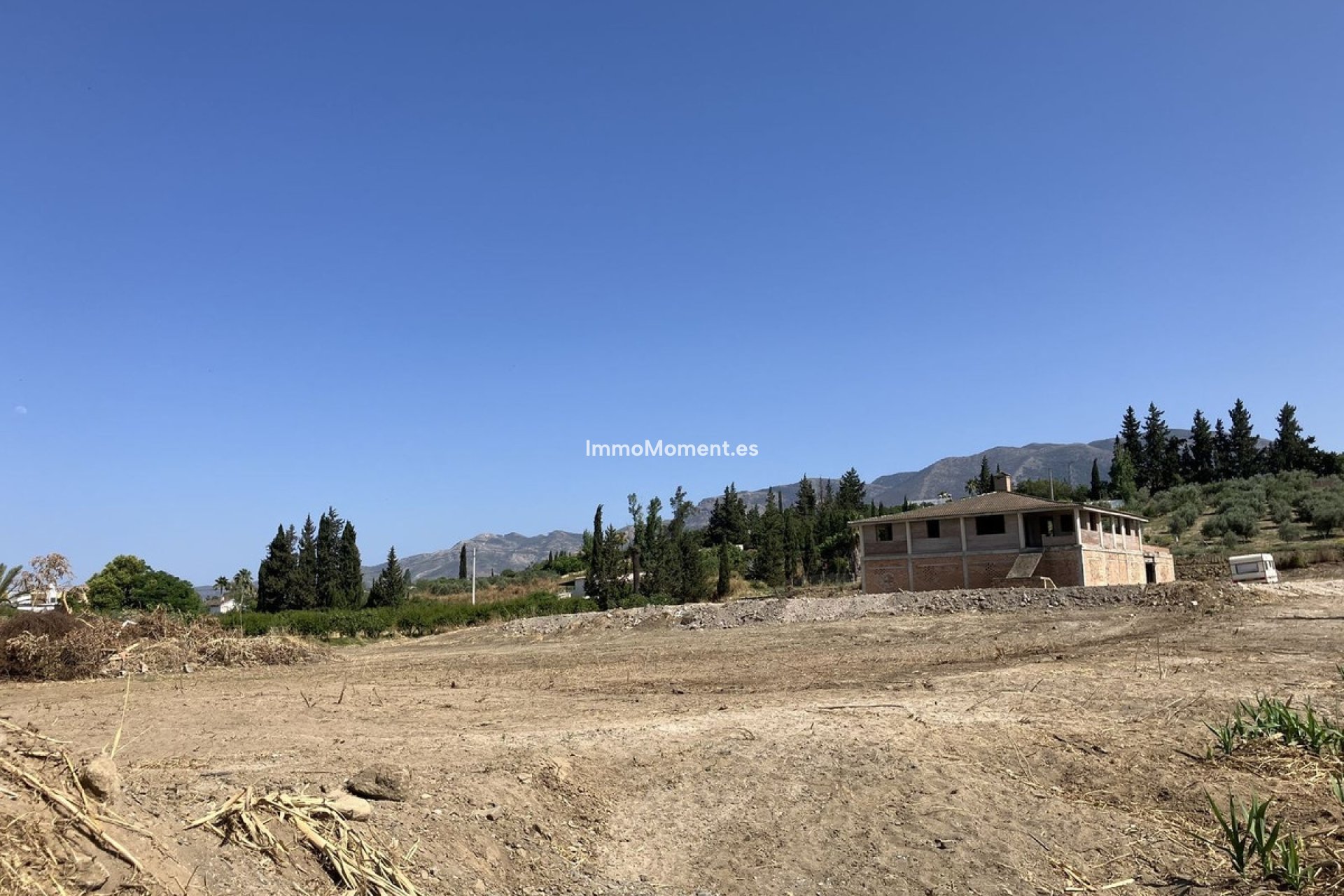 Resale - Villa - Inland  - Alhaurín el Grande Centro