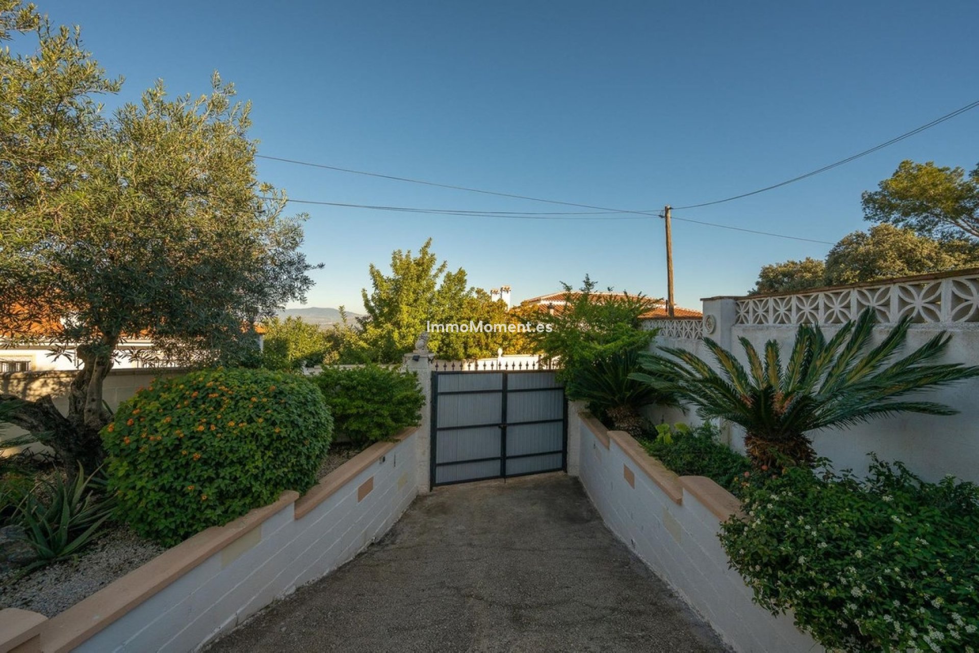 Resale - Villa - Inland  - Alhaurín el Grande Centro